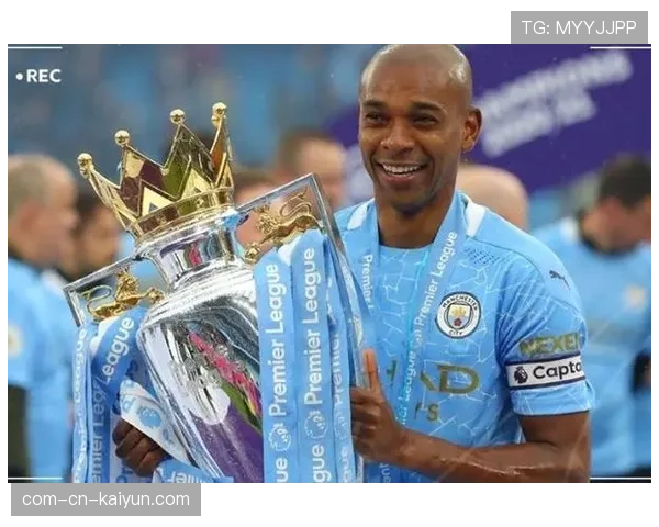 费尔南迪尼奥正式结束23年职业生涯 曼城功勋宣布挂靴