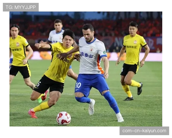 山东泰山客场四球惨败云南 谢文能蹬踏犯规直红罚下雪上加霜